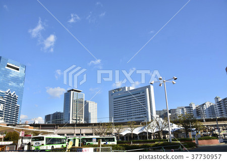 Urban scenery in front of Kobe Station 37730957