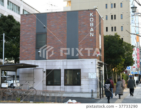 日本的橫濱市容·KOBAN(Konban)=在橫濱市政廳附近的關內站(市地鐵)附近 日本的橫濱市容·KOBAN(Konban)=在橫濱市政廳附近的關內站(市地鐵)附近 37733290