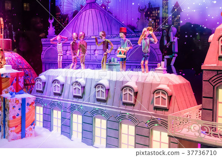Traditional Christmas muppet show Traditional Christmas muppet show 37736710