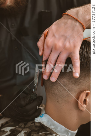 barber 37737128