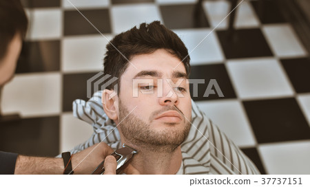Man in the barbershop 37737151