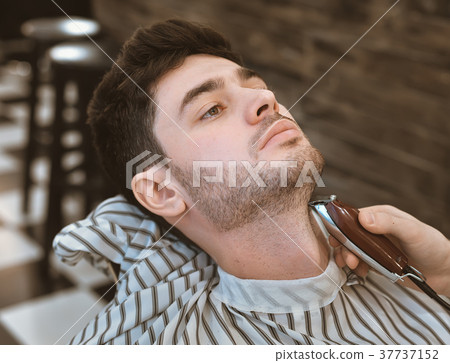 Man in the barbershop 37737152
