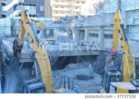 拆除施工現場挖掘機 拆除施工現場挖掘機 37737338