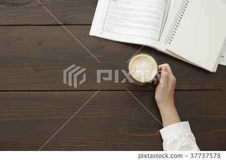 Cafe study break 37737578