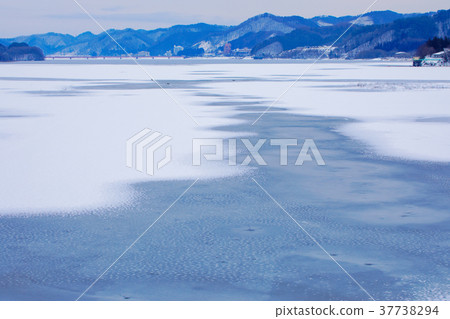 Snow scene in the mountain area of Gosho Lake and Tsukasa Onsen area 37738294