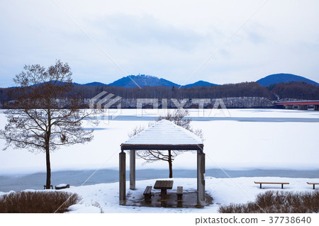 Gosho Lake Tsuchi Ohashi Bridge從Minami Park觀看Ohashi Bridge方向的山脈 37738640
