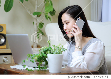 Smartphone · Young lady Smartphone · Young lady 37739141