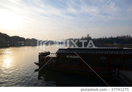 China Hangzhou West Lake 37741275