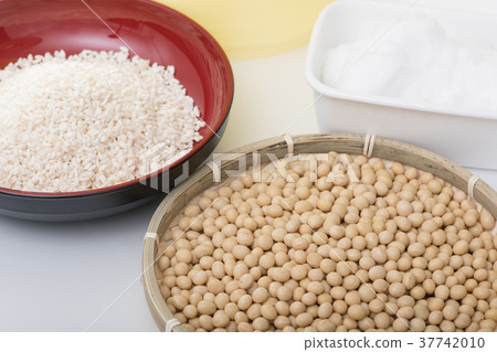 Miso making Handmade miso ingredients Miso making Handmade miso ingredients 37742010