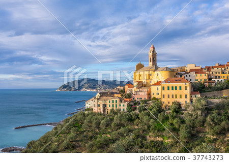 Cervo - medieval hilltop town, Liguria, Italy 37743273
