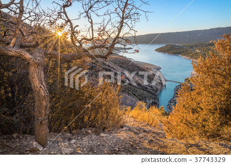 Verdon River and lake of Sainte-Croix-du-Verdon Verdon River and lake of Sainte-Croix-du-Verdon 37743329