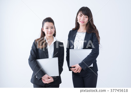 Female 20's Suit Freshman 37745618