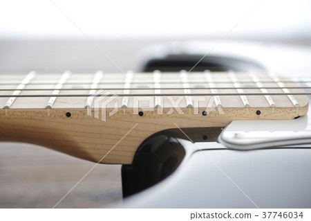  Electric guitar 37746034