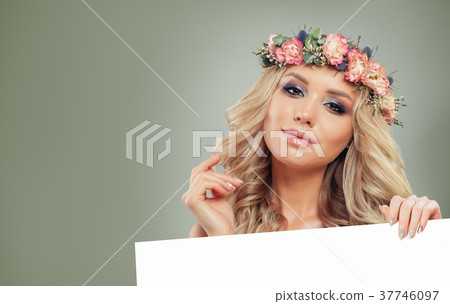 Blonde Woman Fashion Model with Long Curly Hair 37746097
