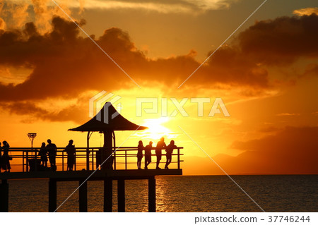 沖繩富崎海灘日落 沖繩富崎海灘日落 37746244