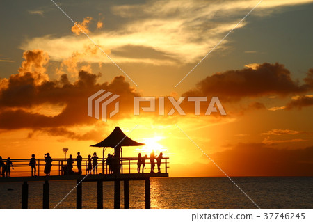 沖繩石垣島富崎海灘日落 沖繩石垣島富崎海灘日落 37746245