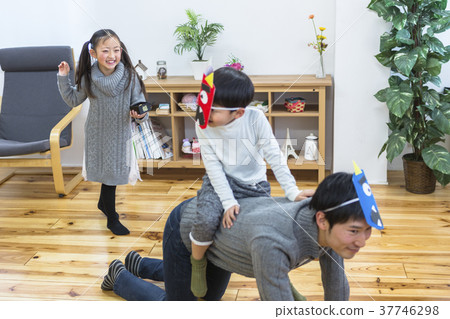 Family doing bean set 37746298