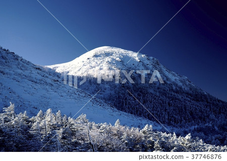 Nishi-Tenzan-dake (Photo taken at: Yatsugatake, Kuro-Yuridaira, near the back garden of Tengu) Nishi-Tenzan-dake (Photo taken at: Yatsugatake, Kuro-Yuridaira, near the back garden of Tengu) 37746876