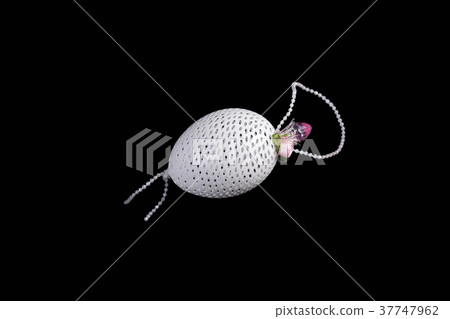 Easter hen's egg with carving. 37747962