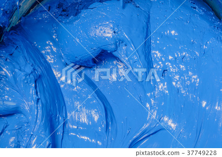 blue color of plastisol ink flowed out of barrel 37749228