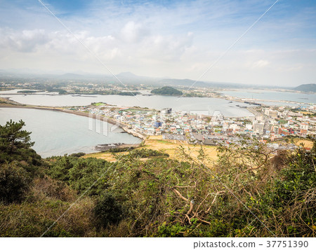 Seongsan Ilchulbong (Sunrise Peak) 37751390