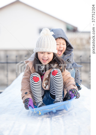 Sliding children 37752304