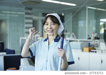 Cleaning staff 37753711
