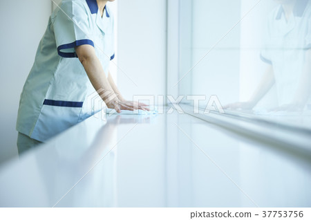 Cleaning staff 37753756