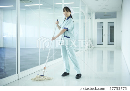 Cleaning staff 37753773