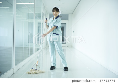 Cleaning staff 37753774