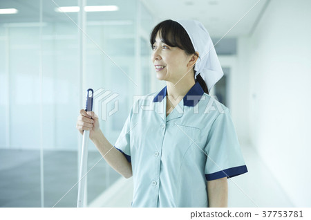 Cleaning staff 37753781