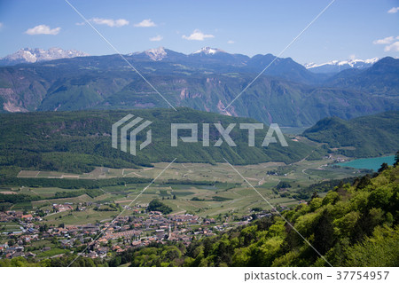 Kaltern an der Weinstrasse, Italian, Caldaro sulla Strada del Vino 37754957