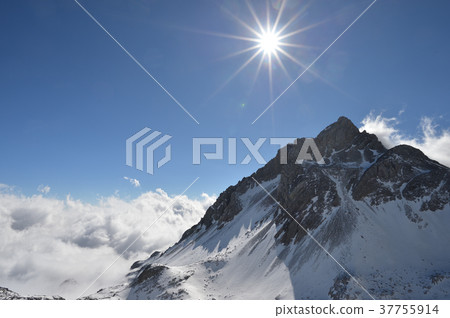 Tamlong Snow Mountain 37755914