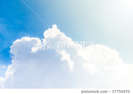 sun light flare effect on blue sky big cloud 37756970