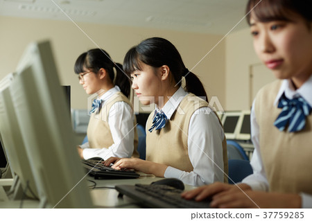 學生電腦課 學生電腦課 37759285