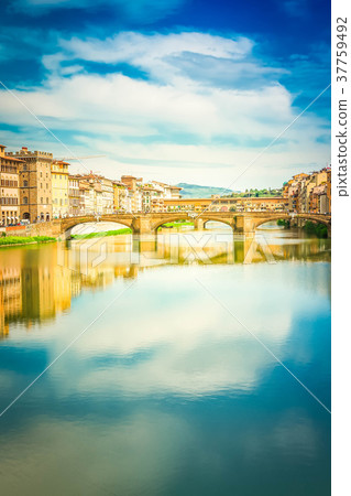 Ponte Santa Trinita bridge over the Arno River 37759492