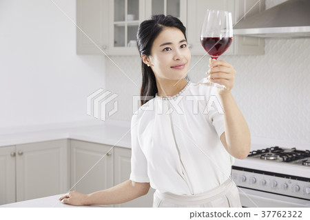 Housing, living, housewife, Korean 37762322