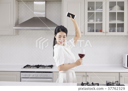 Housing, living, housewife, Korean 37762329