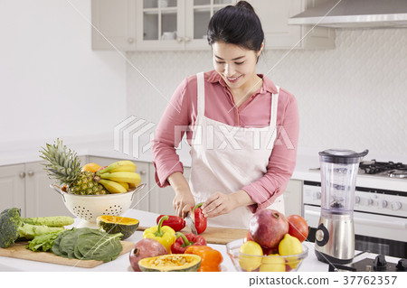 Housing, living, housewife, Korean Housing, living, housewife, Korean 37762357