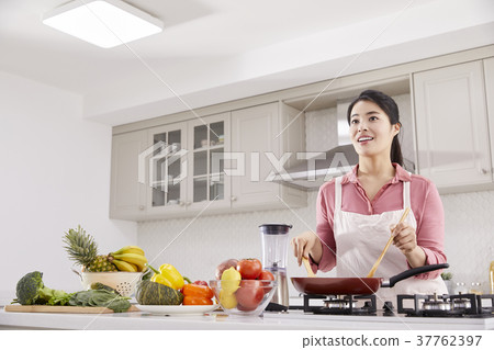 Housing, living, housewife, Korean Housing, living, housewife, Korean 37762397