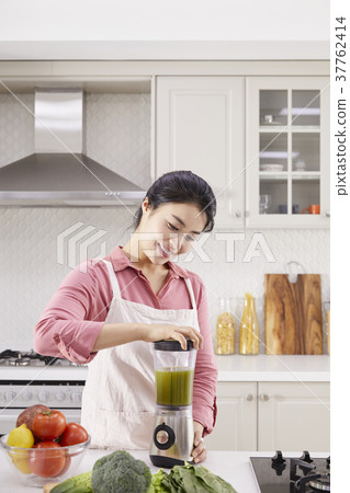 Housing, living, housewife, Korean 37762414