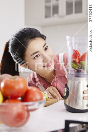 Housing, living, housewife, Korean 37762418