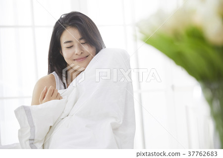 Houses, Bedrooms, Living, Women, Koreans 37762683