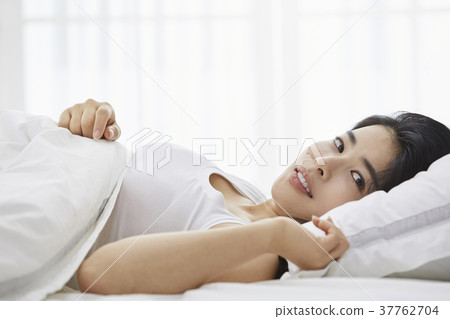 Houses, Bedrooms, Living, Women, Koreans 37762704