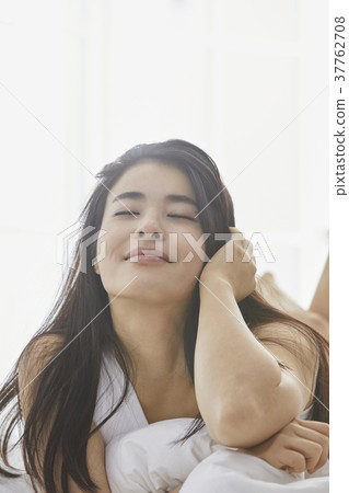 Houses, Bedrooms, Living, Women, Koreans 37762708