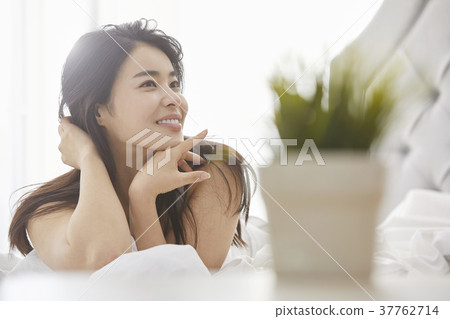 Houses, Bedrooms, Living, Women, Koreans Houses, Bedrooms, Living, Women, Koreans 37762714