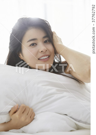 Houses, Bedrooms, Living, Women, Koreans 37762792