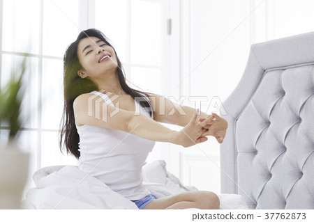 Houses, Bedrooms, Living, Women, Koreans 37762873