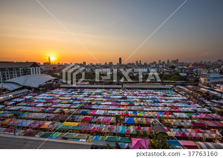 鐵路市場拉查達(Talato,Nhat,Lot,Fay Ratchada) 鐵路市場拉查達(Talato,Nhat,Lot,Fay Ratchada) 37763160