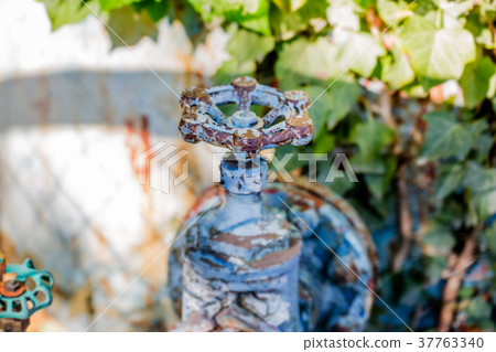 Rusted valve Rusted valve 37763340